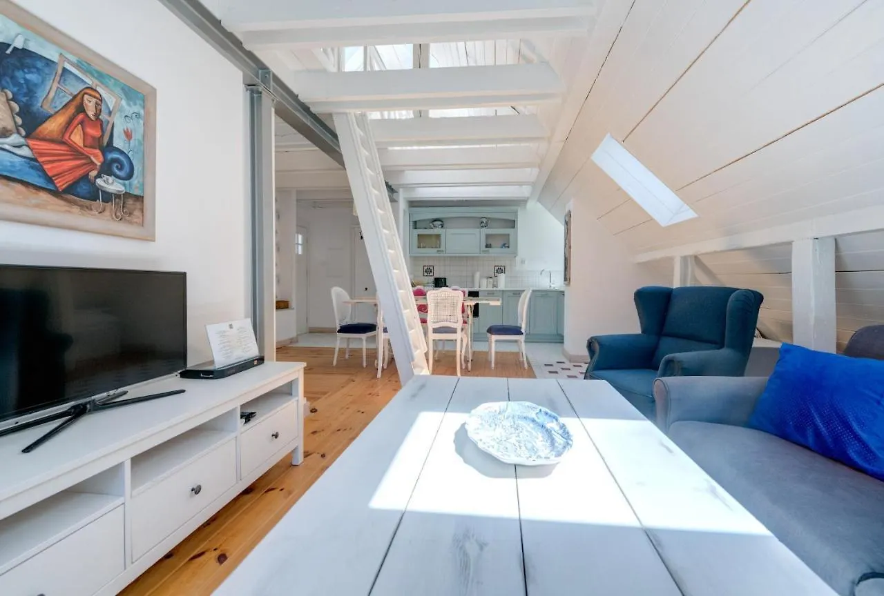 3 City Apartments - Emily Sopot