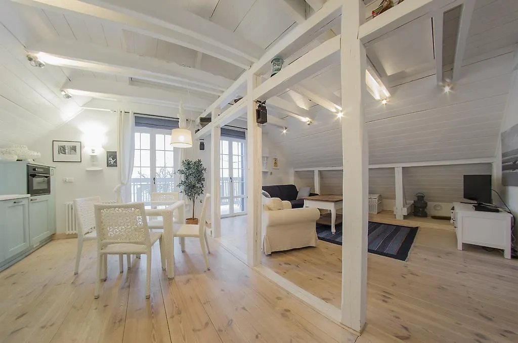 3 City Apartments - Emily Sopot